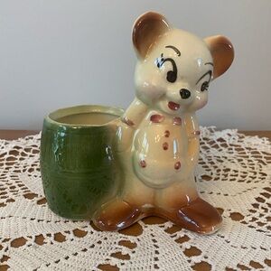 Vintage mouse & barrel planter.